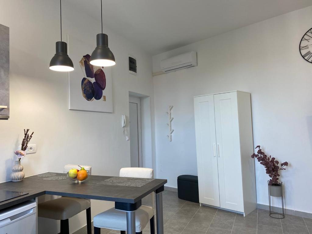 City Vibes Apartment بولا المظهر الخارجي الصورة